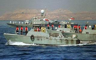 Iranian Navy boats during 2000 maneuvers. (Xinhua/AFP File Photo)