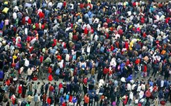 Multitudes&nbsp;of&nbsp;travelers&nbsp;on&nbsp;the&nbsp;square&nbsp;wait&nbsp;to&nbsp;get&nbsp;into&nbsp;the&nbsp;railway&nbsp;station&nbsp;in&nbsp;Guiyang,&nbsp;capital&nbsp;of&nbsp;southwest&nbsp;China's&nbsp;Guizhou&nbsp;Province,&nbsp;Jan.&nbsp;27,&nbsp;2008.&nbsp;Some&nbsp;electric&nbsp;trains&nbsp;were&nbsp;delayed&nbsp;after&nbsp;snow&nbsp;and&nbsp;ice&nbsp;damaged&nbsp;overhead&nbsp;power&nbsp;lines&nbsp;a&nbsp;couple&nbsp;of&nbsp;days&nbsp;ago.&nbsp;The&nbsp;railway&nbsp;administrative&nbsp;department&nbsp;is&nbsp;working&nbsp;hard&nbsp;to&nbsp;repair&nbsp;the&nbsp;damaged&nbsp;power&nbsp;lines.&nbsp;(Xinhua&nbsp;Photo)