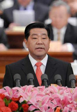 Jia Qinglin, chairman of the 10th National Committee of the Chinese People's Political Consultative Conference (CPPCC), delivers the report on the work of the CPPCC National Committee's Standing Committee at the Great Hall of the People in Beijing, capital of China, March 3, 2008. (Xinhua Photo)