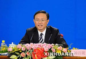 Chinese Foreign Minister Yang Jiechi is meeting domestic and overseas journalists on Wednesday morning on the sideline of the annual parliament session. (Xinhua Photo)