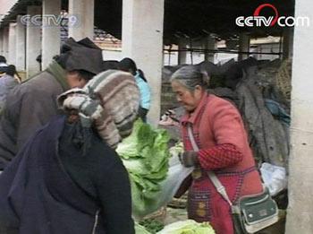 Things are also getting better in the market. More residents are leaving their homes to buy food.