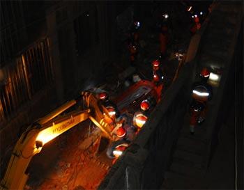 Japanese rescuers spend restless 24 hours in China quake-hit area