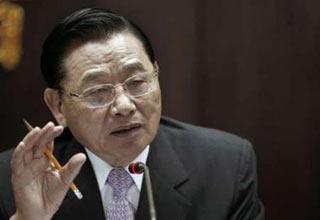 Chiang Pin-kun, chairman of Taiwan's Straits Exchange Foundation, gestures while speaking at a news conference in Taipei June 10, 2008, before his visit to China.REUTERS/Pichi Chuang (TAIWAN) 