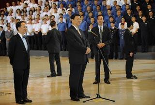 Chinese&nbsp;Vice&nbsp;President&nbsp;Xi&nbsp;Jinping(middle)&nbsp;delivers&nbsp;a&nbsp;speech&nbsp;at&nbsp;the&nbsp;seeing-off&nbsp;ceremony&nbsp;held&nbsp;by&nbsp;the&nbsp;Hong&nbsp;Kong&nbsp;Special&nbsp;Administrative&nbsp;Region&nbsp;(HKSAR)&nbsp;government&nbsp;on&nbsp;Tuesday,&nbsp;July&nbsp;8,&nbsp;2008.&nbsp;HKSAR&nbsp;Chief&nbsp;Executive&nbsp;Donald&nbsp;Tsang&nbsp;were&nbsp;also&nbsp;present&nbsp;at&nbsp;the&nbsp;meeting.&nbsp;[Photo:&nbsp;Xinhua]
