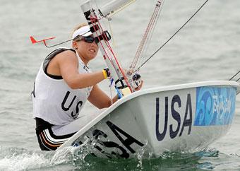 Anna Tunnicliffe competes.