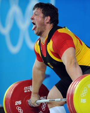 Matthias Steiner of Germany takes a lift during the the men's weightlifting +105kg group A competition at Beijing 2008 Olympic Games in Beijing, China, Aug. 19, 2008. Matthias Steiner of Germany claimed the title in the event.(Xinhua Photo)