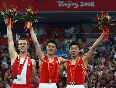 Lu&nbsp;Chunlong&nbsp;(C),&nbsp;Dong&nbsp;Dong&nbsp;(R)&nbsp;and&nbsp;Jason&nbsp;Burnett