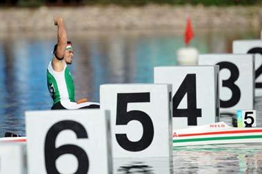 Attila&nbsp;Sandor&nbsp;Vajda&nbsp;of&nbsp;Hungary&nbsp;crosses&nbsp;the&nbsp;finish&nbsp;line&nbsp;in&nbsp;the&nbsp;Canoe&nbsp;single&nbsp;(C1)&nbsp;1000m&nbsp;men&nbsp;final&nbsp;of&nbsp;Beijing&nbsp;2008&nbsp;Olympic&nbsp;Games&nbsp;Canoe/Kayak&nbsp;Flatwater&nbsp;event&nbsp;in&nbsp;Beijing,&nbsp;China,&nbsp;Aug.&nbsp;22,&nbsp;2008.&nbsp;Attlia&nbsp;Sandor&nbsp;Vajda&nbsp;clinched&nbsp;the&nbsp;gold&nbsp;medal&nbsp;in&nbsp;this&nbsp;event&nbsp;with&nbsp;a&nbsp;time&nbsp;of&nbsp;3:50.467.&nbsp;(Xinhua/Jiang&nbsp;Enyu)