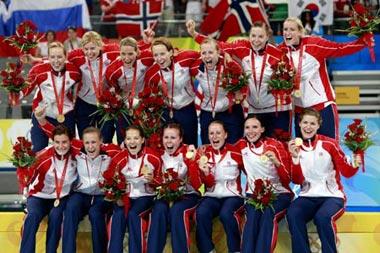 Gold&nbsp;medalists,&nbsp;the&nbsp;women's&nbsp;handball&nbsp;team&nbsp;of&nbsp;Norway,&nbsp;pose&nbsp;for&nbsp;group&nbsp;photo&nbsp;at&nbsp;the&nbsp;awarding&nbsp;ceremony&nbsp;of&nbsp;women's&nbsp;handball&nbsp;event&nbsp;of&nbsp;Beijing&nbsp;2008&nbsp;Olympic&nbsp;Games&nbsp;in&nbsp;Beijing,&nbsp;China,&nbsp;Aug.&nbsp;23,&nbsp;2008.&nbsp;Norway&nbsp;beat&nbsp;Russia&nbsp;and&nbsp;claimed&nbsp;the&nbsp;title&nbsp;in&nbsp;this&nbsp;event.&nbsp;(Xinhua&nbsp;Photo)