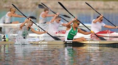 Katalin&nbsp;Kovacs&nbsp;and&nbsp;Natasa&nbsp;Janic&nbsp;of&nbsp;Hungary&nbsp;compete&nbsp;in&nbsp;the&nbsp;women's&nbsp;kayak&nbsp;double&nbsp;(K2)&nbsp;500m&nbsp;final&nbsp;at&nbsp;Beijing&nbsp;2008&nbsp;Olympic&nbsp;Games&nbsp;in&nbsp;the&nbsp;Shunyi&nbsp;Rowing-Canoeing&nbsp;Park&nbsp;in&nbsp;Beijing,&nbsp;China,&nbsp;Aug.&nbsp;23,&nbsp;2008.&nbsp;They&nbsp;won&nbsp;the&nbsp;gold&nbsp;medal.&nbsp;(Xinhua/Jiang&nbsp;Enyu)