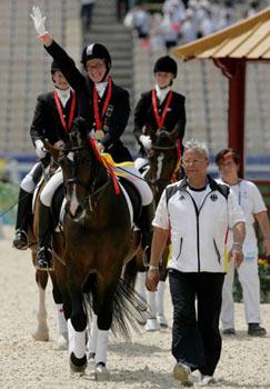 Gold&nbsp;medalist&nbsp;German&nbsp;dressage&nbsp;rider&nbsp;Britta&nbsp;Naepel&nbsp;waves&nbsp;to&nbsp;the&nbsp;crowds&nbsp;during&nbsp;the&nbsp;victory&nbsp;ceremony&nbsp;of&nbsp;Individual&nbsp;Championship&nbsp;Test&nbsp;(Grade&nbsp;II)&nbsp;of&nbsp;Equestrian&nbsp;Events&nbsp;of&nbsp;the&nbsp;Beijing&nbsp;2008&nbsp;Paralympic&nbsp;Games&nbsp;at&nbsp;Hong&nbsp;Kong&nbsp;Olympic&nbsp;Equestrian&nbsp;Venue&nbsp;(Sha&nbsp;Tin)&nbsp;in&nbsp;Hong&nbsp;Kong,&nbsp;south&nbsp;China,&nbsp;Sept.&nbsp;8,&nbsp;2008.(Xinhua&nbsp;Photo)