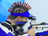 Matt Skelhon wins mixed R3-10m air rifle prone SH1 gold