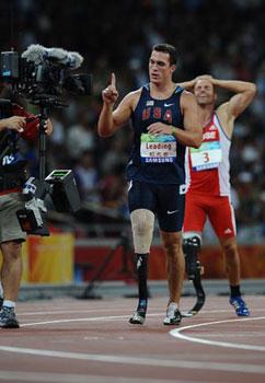 Jeremy&nbsp;Campbell&nbsp;of&nbsp;the&nbsp;United&nbsp;States&nbsp;(L)&nbsp;celebrates&nbsp;after&nbsp;the&nbsp;400m&nbsp;competition&nbsp;of&nbsp;men's&nbsp;pentathlon&nbsp;P44&nbsp;at&nbsp;the&nbsp;National&nbsp;Stadium，also&nbsp;known&nbsp;as&nbsp;the&nbsp;Bird's&nbsp;Nest，during&nbsp;the&nbsp;Beijing&nbsp;2008&nbsp;Paralympic&nbsp;Games&nbsp;in&nbsp;Beijing,&nbsp;Sept.&nbsp;11,&nbsp;2008.&nbsp;Jeremy&nbsp;Campbell&nbsp;won&nbsp;the&nbsp;gold&nbsp;medal&nbsp;of&nbsp;the&nbsp;event.&nbsp;(Xinhua/Guo&nbsp;Dayue)