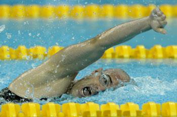 David&nbsp;Roberts&nbsp;of&nbsp;Britain&nbsp;swims&nbsp;in&nbsp;the&nbsp;men's&nbsp;400m&nbsp;freestyle&nbsp;S7&nbsp;during&nbsp;the&nbsp;2008&nbsp;Beijing&nbsp;Paralympic&nbsp;Games&nbsp;at&nbsp;the&nbsp;National&nbsp;Aquatics&nbsp;Center&nbsp;in&nbsp;Beijing&nbsp;on&nbsp;September&nbsp;11,&nbsp;2008.&nbsp;Roberts&nbsp;won&nbsp;with&nbsp;a&nbsp;new&nbsp;world&nbsp;record&nbsp;of&nbsp;4:52.35.&nbsp;[Agencies]