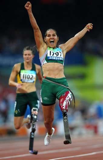 Perla&nbsp;Bustamante&nbsp;celebrates&nbsp;after&nbsp;her&nbsp;win.&nbsp;[Xinhua]