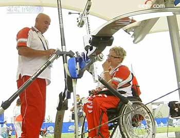 It's&nbsp;a&nbsp;big&nbsp;day&nbsp;for&nbsp;Malgorzata&nbsp;Olejnik&nbsp;from&nbsp;Poland.Her&nbsp;husband&nbsp;Ryszard&nbsp;is&nbsp;helping&nbsp;her&nbsp;relax&nbsp;before&nbsp;the&nbsp;match