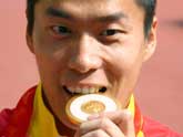 China&acute;s Zhang Lixin wins men&acute;s 200m T54 gold