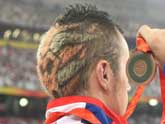 Bizarre hairdo steals limelight