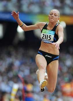 Oksana&nbsp;Zubkovska&nbsp;competes.