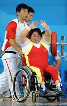 Zuo&nbsp;Yu&nbsp;celebrates&nbsp;after&nbsp;her&nbsp;win.