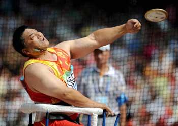 Fan&nbsp;Liang&nbsp;competes.