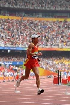 Qi&nbsp;Shun&nbsp;competes.&nbsp;