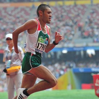 Mario&nbsp;Santillan&nbsp;competes.
