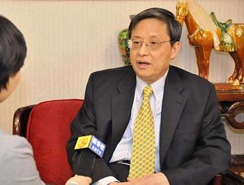 Zhou Wenzhong, Chinaese ambassador to the United States is interviewed by journalists from Xinhua in Washington, U.S., Dec. 31, 2008. Chinese Embassy issued a press release on Wednesday to mark the 30th anniversary of the establishment of China-U.S. diplomatic relations. (Xinhua Photo)