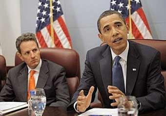 US President-elect Barack Obama meets with members of his economic team, including treasury secretary nominee Timothy Geithner (L), at the transition office in Washington.(AFP/Mandel Ngan) 