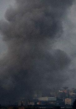 Israeli&nbsp;troops&nbsp;continue&nbsp;bombardment&nbsp;in&nbsp;Gaza&nbsp;city&nbsp;on&nbsp;Jan.8,2009.&nbsp;(Xinhua&nbsp;Photo)
