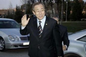 U.N. Secretary-General Ban Ki-moon arrives to meet Jordan's King Abdullah at Biet al-Urdon Palace in Amman January 14, 2009.REUTERS/Muhammad Hamed (JORDAN)