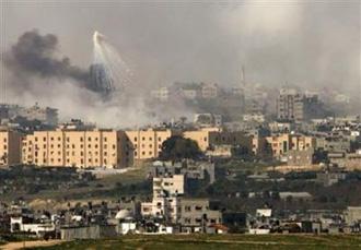 Smoke&nbsp;rises&nbsp;during&nbsp;Israel's&nbsp;offensive&nbsp;in&nbsp;the&nbsp;northern&nbsp;Gaza&nbsp;Strip&nbsp;January&nbsp;14,2009.(Amir&nbsp;Cohen/Reuters)