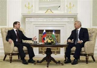 Russia's President Dmitry Medvedev (L) and Uzbekistan's President Islam Karimov meet for talks in Tashkent January 23, 2009. (RIA Novosti/Kremlin/Dmitry Astakhov/Reuters)