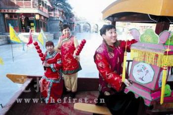 The imperial temple fair in the Summer Palace kicked off in Beijing on Monday, the first day of the Year of the Ox.