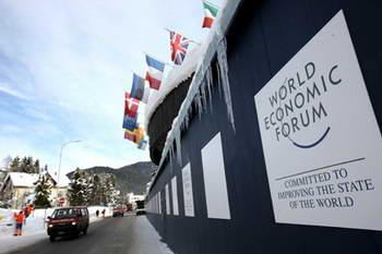 Flags&nbsp;and&nbsp;logo&nbsp;of&nbsp;the&nbsp;World&nbsp;Economic&nbsp;Forum&nbsp;(WEF)&nbsp;are&nbsp;seen&nbsp;at&nbsp;the&nbsp;conference&nbsp;center&nbsp;in&nbsp;Davos,&nbsp;Switzerland,&nbsp;Jan.&nbsp;26,&nbsp;2009.&nbsp;(Xinhua&nbsp;Photo)
