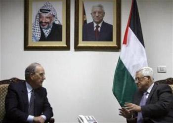 Palestinian&nbsp;President&nbsp;Mahmoud&nbsp;Abbas&nbsp;talks&nbsp;with&nbsp;George&nbsp;Mitchell,&nbsp;President&nbsp;Barack&nbsp;Obama's&nbsp;Middle&nbsp;East&nbsp;envoy,&nbsp;during&nbsp;their&nbsp;meeting&nbsp;in&nbsp;the&nbsp;West&nbsp;Bank&nbsp;city&nbsp;of&nbsp;Ramallah&nbsp;January&nbsp;29,&nbsp;2009.(Fadi&nbsp;Arouri/Reuters)&nbsp;