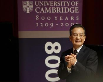 Chinese&nbsp;Premier&nbsp;Wen&nbsp;Jiabao&nbsp;arrives&nbsp;to&nbsp;deliver&nbsp;a&nbsp;speech&nbsp;at&nbsp;the&nbsp;University&nbsp;of&nbsp;Cambridge,&nbsp;eastern&nbsp;England&nbsp;February&nbsp;2,&nbsp;2009.&nbsp;[Agencies]
