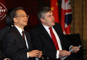 Chinese&nbsp;Premier&nbsp;Wen&nbsp;Jiabao&nbsp;(L)&nbsp;and&nbsp;British&nbsp;Prime&nbsp;Minister&nbsp;Gordon&nbsp;Brown&nbsp;attend&nbsp;the&nbsp;UK-China&nbsp;Business&nbsp;Summit&nbsp;in&nbsp;London,&nbsp;Britain,&nbsp;Feb.&nbsp;2,&nbsp;2009.&nbsp;(Xinhua/Yao&nbsp;Dawei)