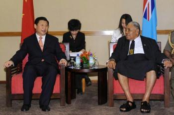 Chinese&nbsp;Vice&nbsp;President&nbsp;Xi&nbsp;Jinping&nbsp;(L)&nbsp;meets&nbsp;with&nbsp;Fiji&nbsp;President&nbsp;Josefa&nbsp;Iloilo&nbsp;in&nbsp;Nandi,&nbsp;Fiji,&nbsp;Feb.&nbsp;9,&nbsp;2009.&nbsp;(Xinhua/Huang&nbsp;Jingwen)