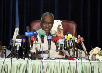 Sudanese&nbsp;Vice&nbsp;President&nbsp;Ali&nbsp;Osman&nbsp;Mohamed&nbsp;Taha&nbsp;speaks&nbsp;at&nbsp;a&nbsp;press&nbsp;conference&nbsp;in&nbsp;the&nbsp;Friendship&nbsp;Hall&nbsp;in&nbsp;Khartoum,&nbsp;Sudan,&nbsp;March&nbsp;4,&nbsp;2009.&nbsp;Sudan&nbsp;absolutely&nbsp;rejects&nbsp;the&nbsp;arrest&nbsp;warrant&nbsp;issued&nbsp;by&nbsp;the&nbsp;International&nbsp;Criminal&nbsp;Court&nbsp;(ICC),&nbsp;Vice&nbsp;President&nbsp;Ali&nbsp;Osman&nbsp;Mohamed&nbsp;Taha&nbsp;said&nbsp;Wednesday.&nbsp;(Xinhua/Zhai&nbsp;Xi)