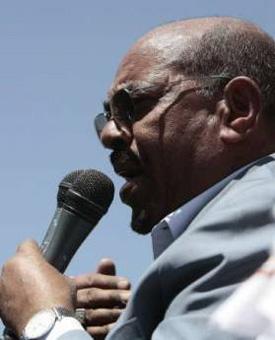 Sudan's&nbsp;President&nbsp;Omar&nbsp;Hassan&nbsp;al-Bashir&nbsp;delivers&nbsp;a&nbsp;speech&nbsp;to&nbsp;the&nbsp;crowd&nbsp;during&nbsp;a&nbsp;protest&nbsp;against&nbsp;ICC's&nbsp;arrest&nbsp;warrant&nbsp;for&nbsp;him&nbsp;in&nbsp;Khartoum&nbsp;March&nbsp;5,&nbsp;2009.REUTERS/Zohra&nbsp;Bensemra