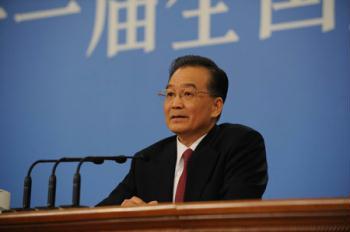 Chinese Premier Wen Jiabao answers questions during a press conference after the closing meeting of the Second Session of the 11th National People's Congress (NPC) at the Great Hall of the People in Beijing, capital of China, March 13, 2009. The annual NPC session closed on Friday. (Xinhua Photo)