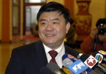 Chen Zhu said reform in the public hospitals is the key part of the reform. Top priorities should be to treat the ill and save lives instead of making money.
