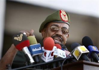 Sudanese&nbsp;President&nbsp;Omar&nbsp;al-Bashir&nbsp;delivers&nbsp;a&nbsp;speech&nbsp;to&nbsp;army&nbsp;soldiers&nbsp;during&nbsp;a&nbsp;pledge&nbsp;of&nbsp;allegiance&nbsp;rally&nbsp;for&nbsp;the&nbsp;military&nbsp;in&nbsp;Khartoum,&nbsp;Sudan,&nbsp;Monday,&nbsp;March&nbsp;16,&nbsp;2009.&nbsp;&nbsp;(AP&nbsp;Photo/Nasser&nbsp;Nasser)