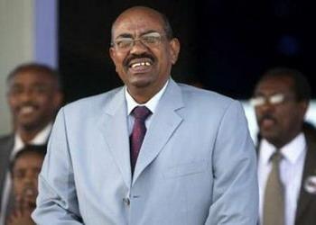 Sudan's&nbsp;President&nbsp;Omar&nbsp;Hassan&nbsp;al-Bashir&nbsp;arrives&nbsp;at&nbsp;the&nbsp;airport&nbsp;in&nbsp;the&nbsp;capital&nbsp;Khartoum,&nbsp;March&nbsp;23,&nbsp;2009.&nbsp;Sudan's&nbsp;president&nbsp;briefly&nbsp;visited&nbsp;Eritrea&nbsp;on&nbsp;Monday&nbsp;on&nbsp;his&nbsp;first&nbsp;foreign&nbsp;trip&nbsp;since&nbsp;he&nbsp;was&nbsp;indicted&nbsp;by&nbsp;the&nbsp;International&nbsp;Criminal&nbsp;Court&nbsp;for&nbsp;war&nbsp;crimes&nbsp;in&nbsp;Darfur.REUTERS/Mohamed&nbsp;Nureldin&nbsp;Abdallh