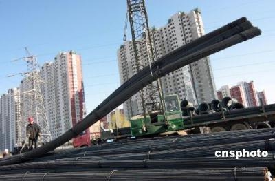 The National Bureau of Statistics of China says the country's business climate index dropped 1.4 to 105.6 in the first quarter, a much slower rate of decrease compared to the fourth quarter of 2008.