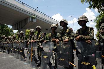 Anti-government&nbsp;protests&nbsp;and&nbsp;clashes&nbsp;in&nbsp;Bangkok&nbsp;are&nbsp;propelling&nbsp;Thailand&nbsp;deeper&nbsp;into&nbsp;political&nbsp;crisis.Travel&nbsp;agents&nbsp;are&nbsp;advising&nbsp;holiday&nbsp;goers&nbsp;to&nbsp;postpone&nbsp;plans&nbsp;to&nbsp;visit&nbsp;Thailand.&nbsp;