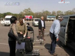 US&nbsp;nuclear&nbsp;experts&nbsp;are&nbsp;leaving&nbsp;Pyongyang&nbsp;after&nbsp;being&nbsp;ordered&nbsp;out&nbsp;of&nbsp;the&nbsp;Democratic&nbsp;People's&nbsp;Republic&nbsp;of&nbsp;Korea&nbsp;amid&nbsp;rising&nbsp;tensions.
