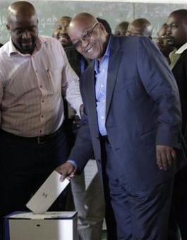 African&nbsp;National&nbsp;Congress&nbsp;(ANC)&nbsp;president&nbsp;Jacob&nbsp;Zuma,&nbsp;right,&nbsp;casts&nbsp;his&nbsp;ballot&nbsp;at&nbsp;the&nbsp;Ntolwane&nbsp;primary&nbsp;school&nbsp;in&nbsp;the&nbsp;village&nbsp;of&nbsp;Kwanxamabala,&nbsp;South&nbsp;Africa,&nbsp;Wednesday,&nbsp;April&nbsp;22,&nbsp;2009.&nbsp;Voters&nbsp;lined&nbsp;up&nbsp;before&nbsp;sunrise&nbsp;Wednesday&nbsp;in&nbsp;an&nbsp;election&nbsp;that&nbsp;has&nbsp;generated&nbsp;an&nbsp;excitement&nbsp;not&nbsp;seen&nbsp;since&nbsp;South&nbsp;Africa's&nbsp;first&nbsp;multiracial&nbsp;vote&nbsp;in&nbsp;1994,&nbsp;and&nbsp;that&nbsp;was&nbsp;expected&nbsp;to&nbsp;propel&nbsp;Jacob&nbsp;Zuma&nbsp;to&nbsp;the&nbsp;presidency&nbsp;after&nbsp;he&nbsp;survived&nbsp;corruption&nbsp;and&nbsp;sex&nbsp;scandals.(AP&nbsp;Photo/Jerome&nbsp;Delay)