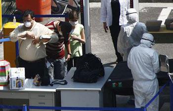 A Mexican chartered plane left Hong Kong International Airport early on Wednesday morning after picking Mexican citizens in Shanghai, Beijing and Guangzhou.
